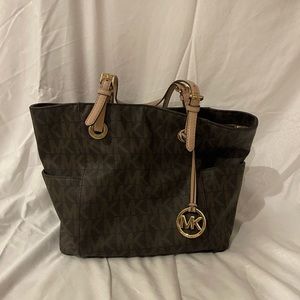 Michael Kors tote.